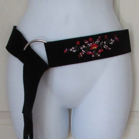 Black Faux Suede Embroidered Fringe Belt - Picture 3 of 8